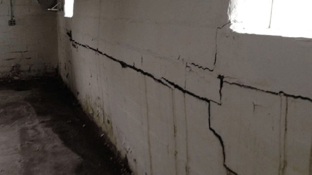 Fresh Look at Why Are Cracks Appearing In My Basement Walls